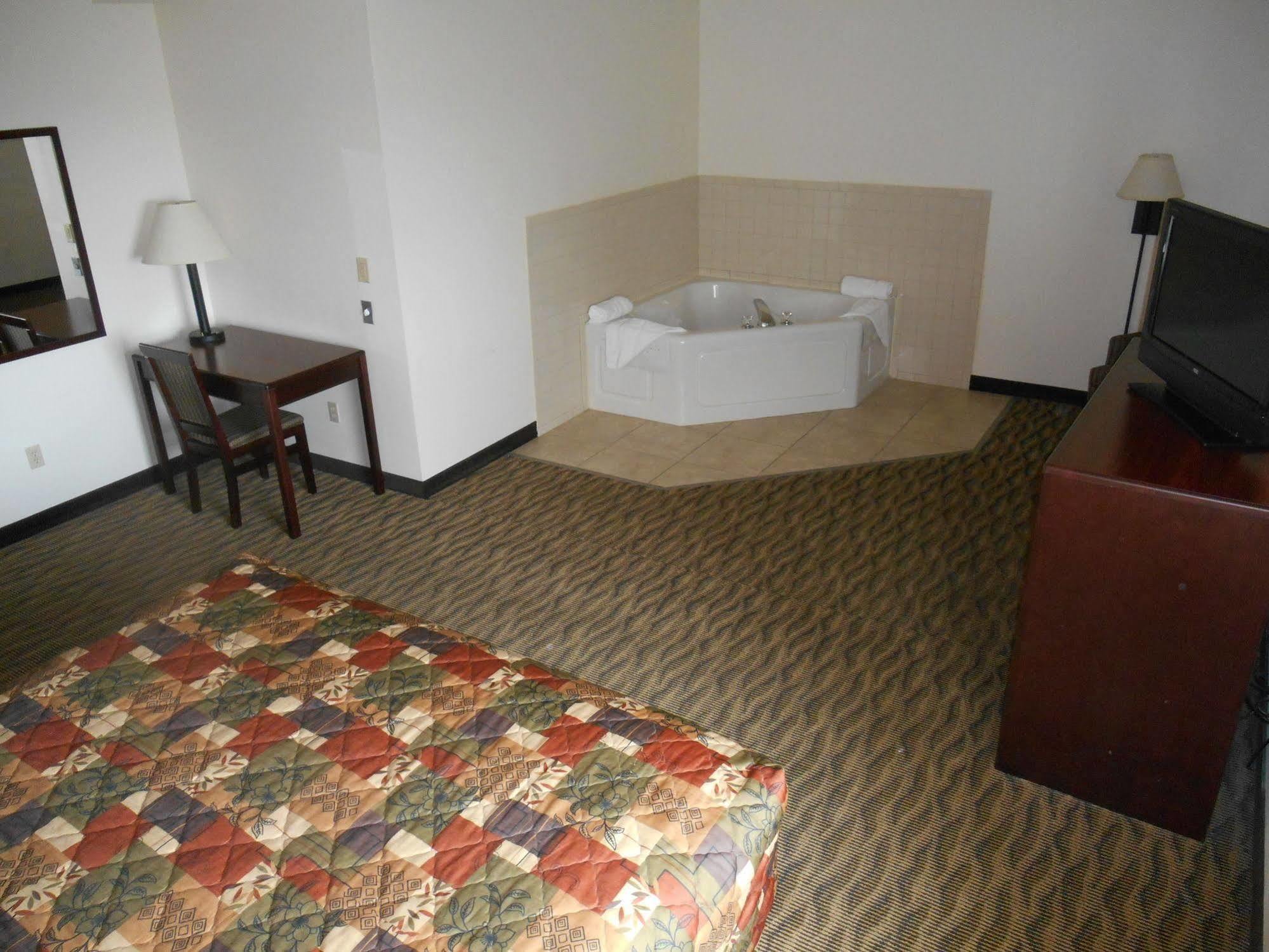 Baymont By Wyndham Harlan Hotel Ngoại thất bức ảnh